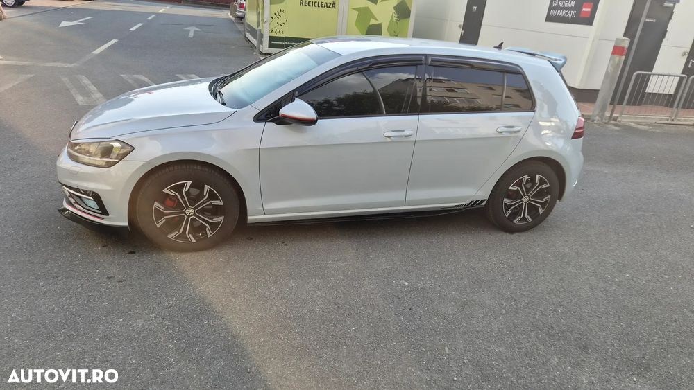 Volkswagen Golf - 1