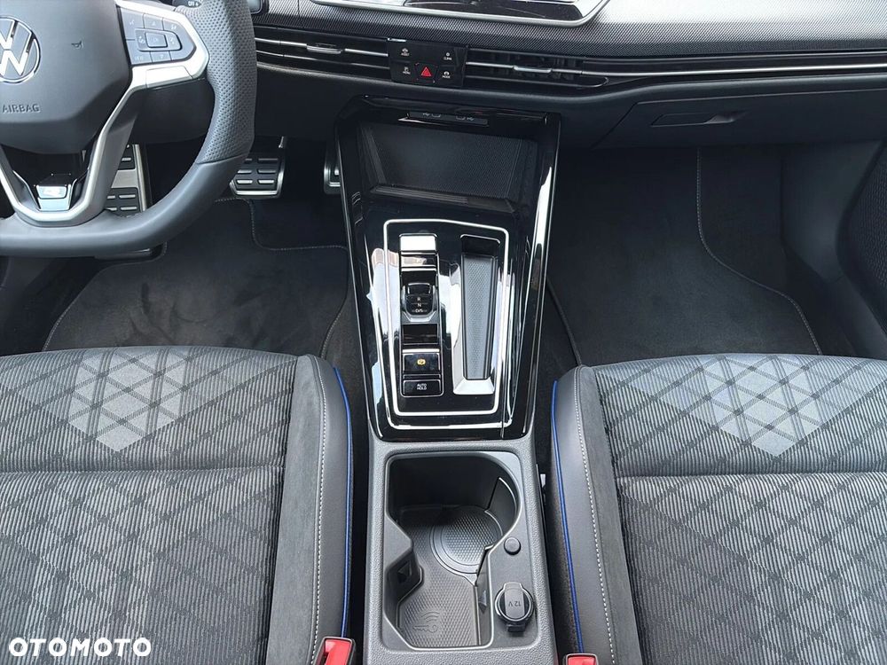 Volkswagen Golf 1.5 eTSI mHEV R-Line Plus DSG - 18