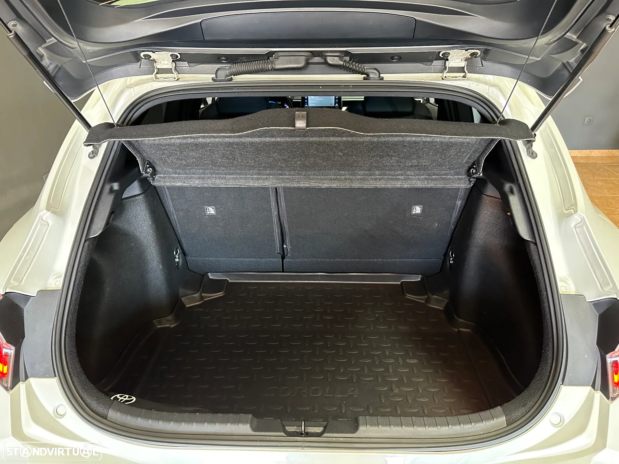 Toyota Corolla 1.8 Hybrid Comfort+P.Sport - 16