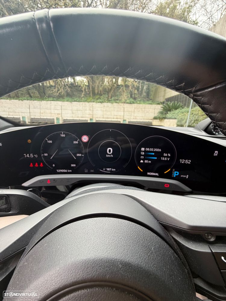 Porsche Taycan 4S - 15