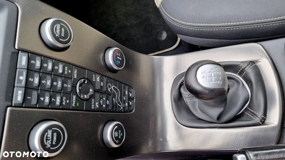 Volvo S40 D4 R-Design - 29