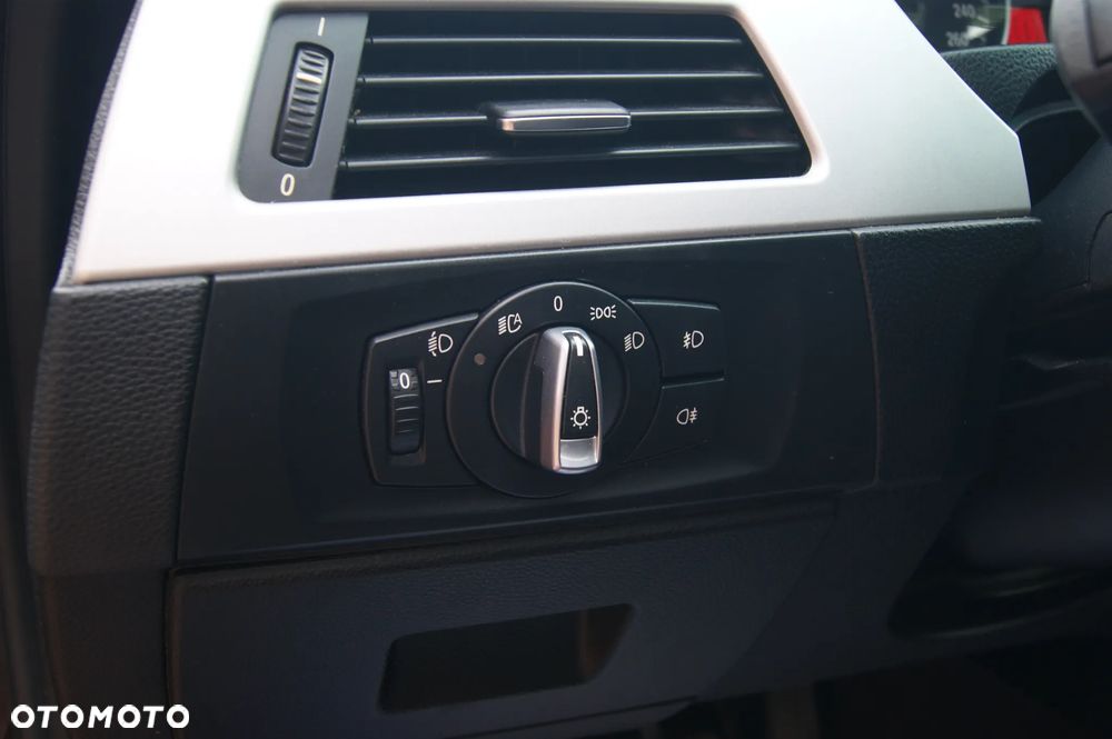 BMW Seria 3 320i Edition Sport - 17