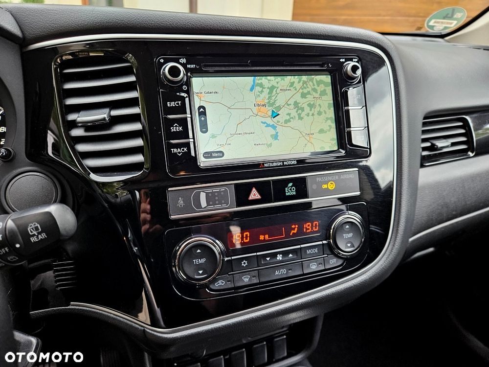 Mitsubishi Outlander - 25