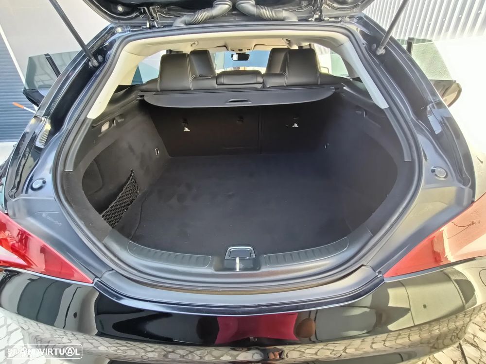 Mercedes-Benz CLA 200 d Shooting Brake - 15