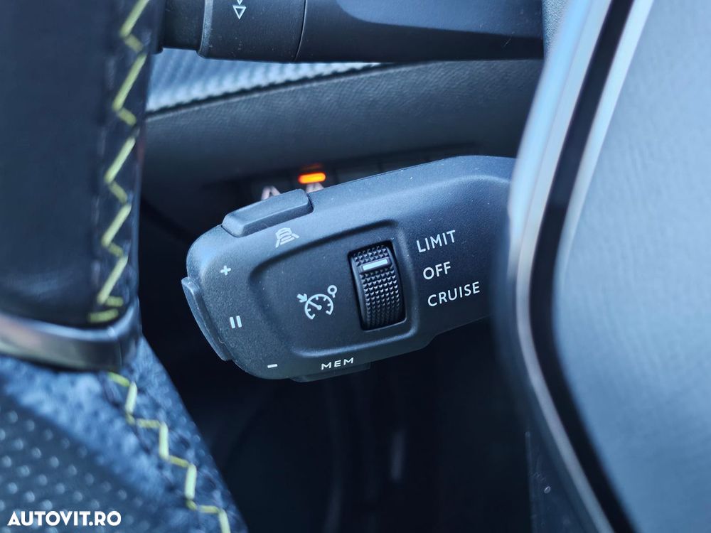 Peugeot 2008 e-2008 GT Line - 35