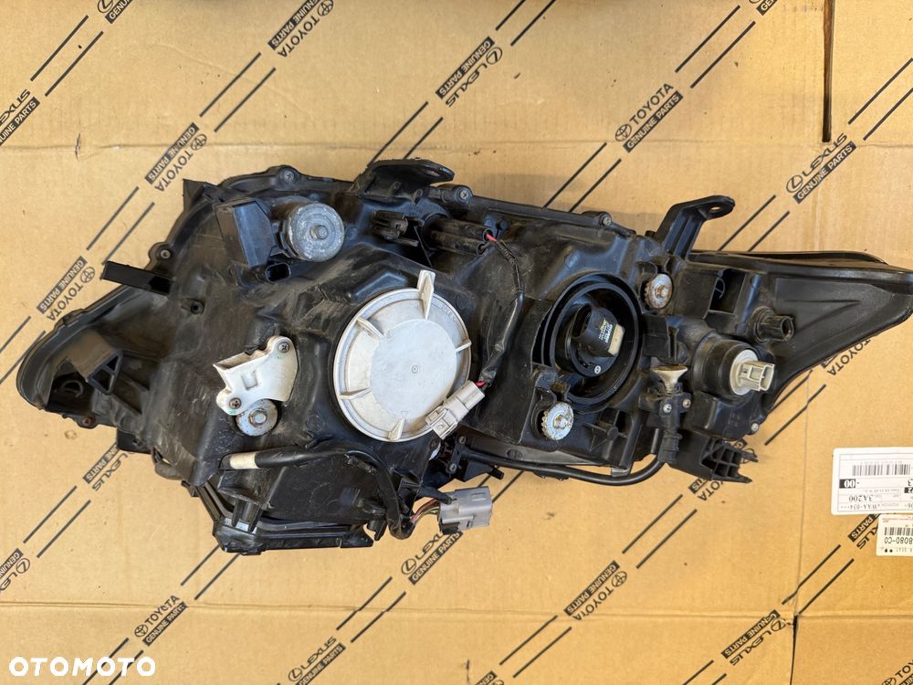 Lampa przednia prawa Lexus RX350/ RX450h 09-12r. Zamiennik. - 2