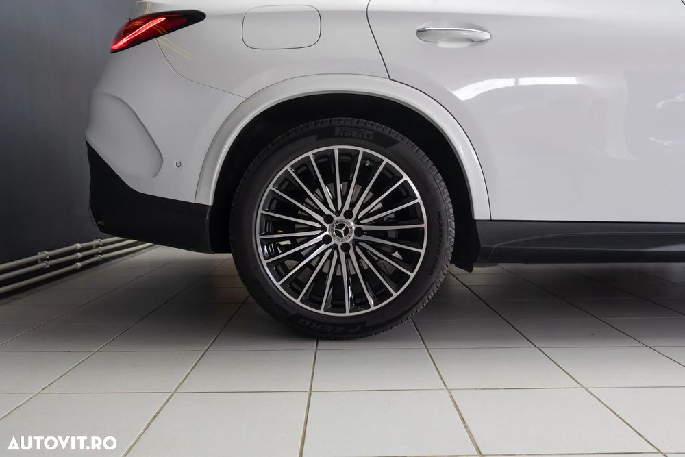 Mercedes-Benz GLC Coupe 200 4Matic 9G-TRONIC AMG Line Advanced - 9