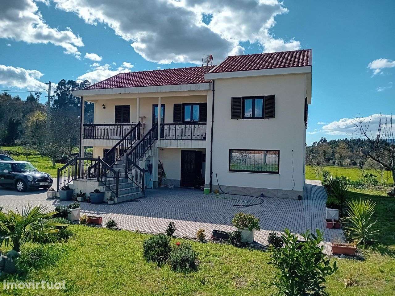 Moradia com 15.000m2 de terreno - Grande imagem: 2/22