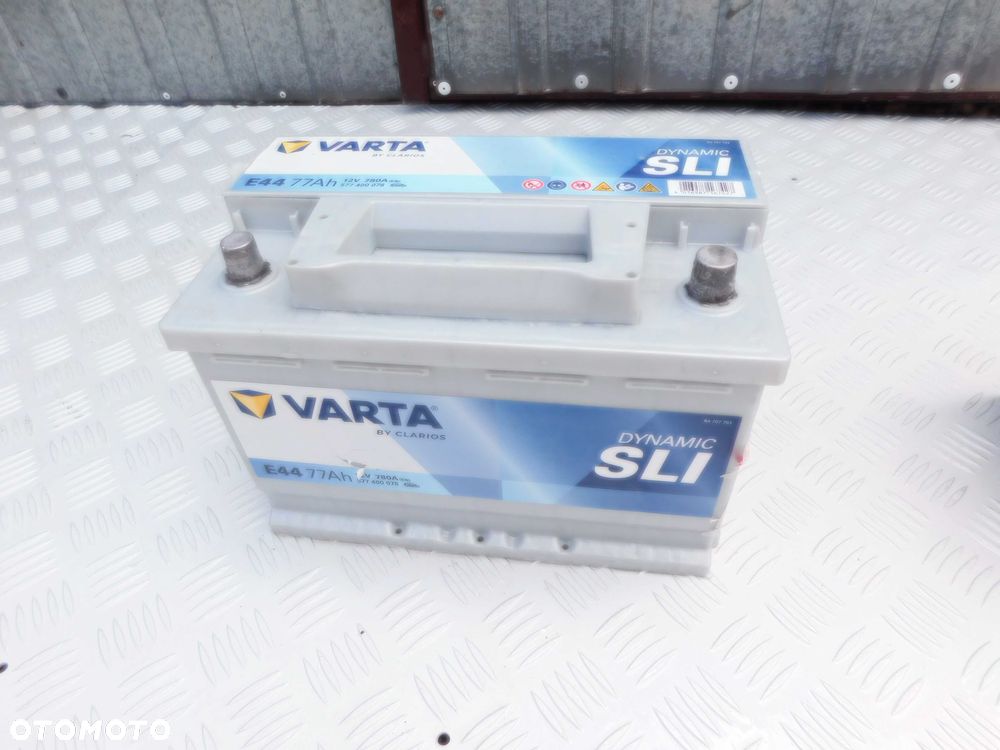 Akumulator samochodowy firmy Varta 12V 77AH 780A Sprawdzony Urządzenim - 2