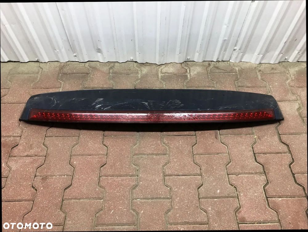 CADILLAC ESCALADE III 6,2 V8 2006-2014 SPOILER KLAPY TYLNEJ TYŁ ŚWIATŁO STOP LOT - 1