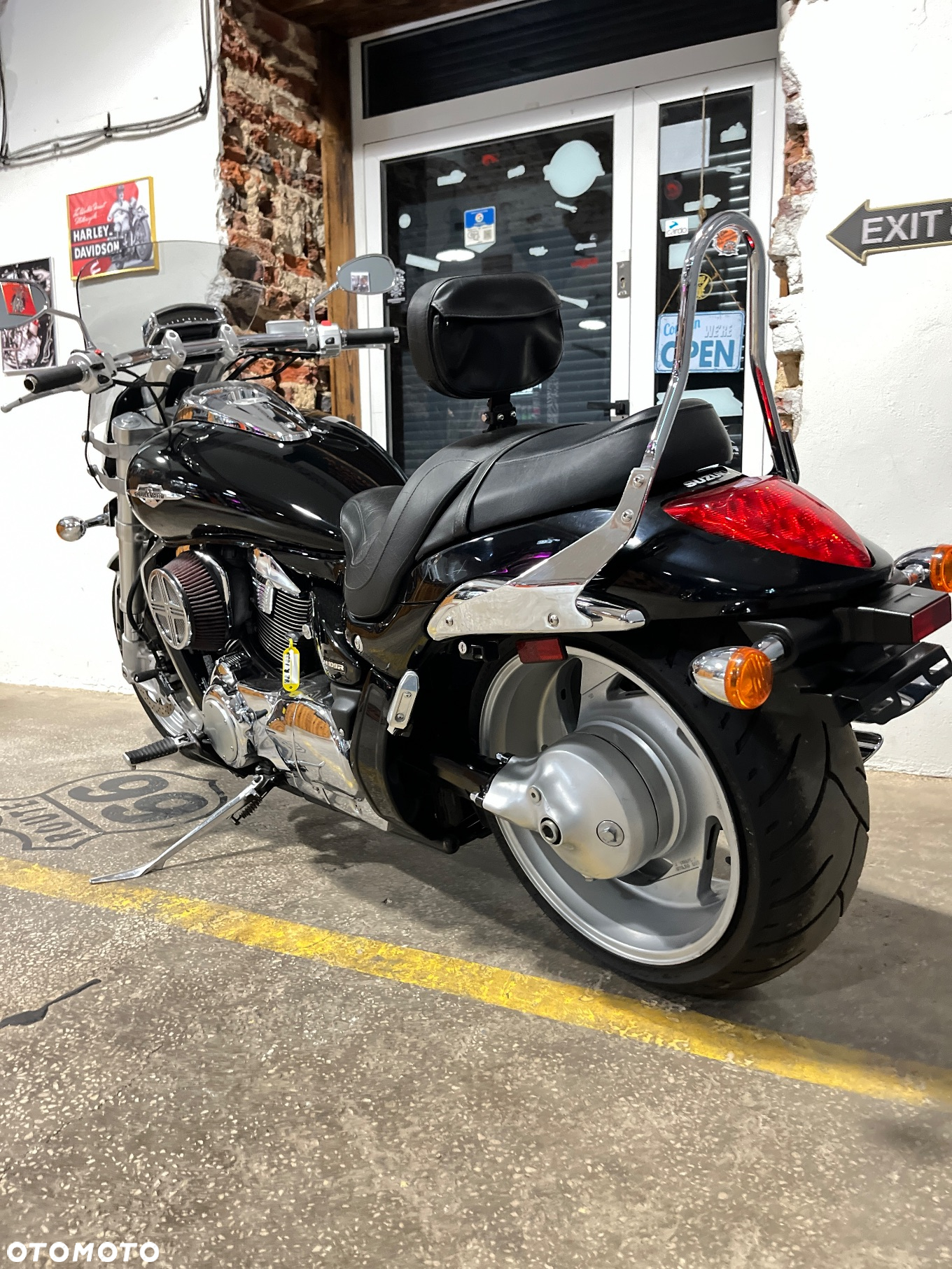 Suzuki Intruder - 16