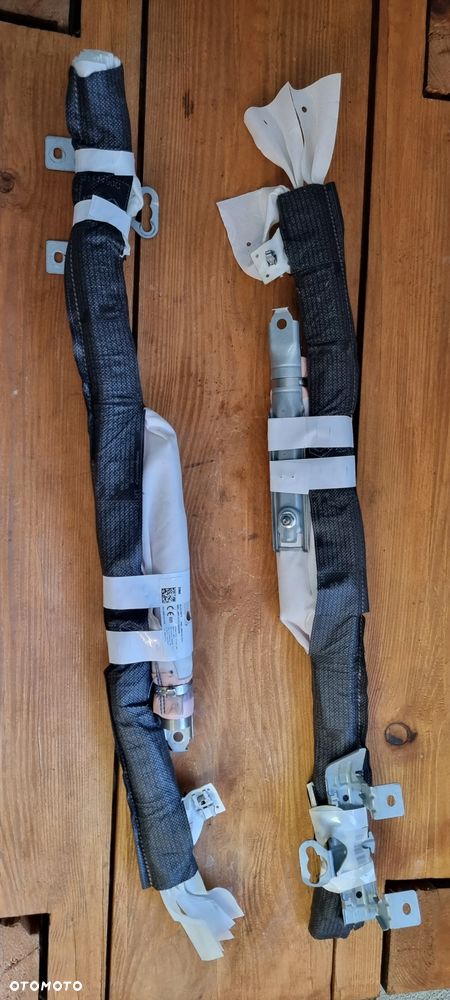 Kurtyna poduszka AirBag prawa / lewa VIVARO B TRAFIC  985L18821R 985L05745R