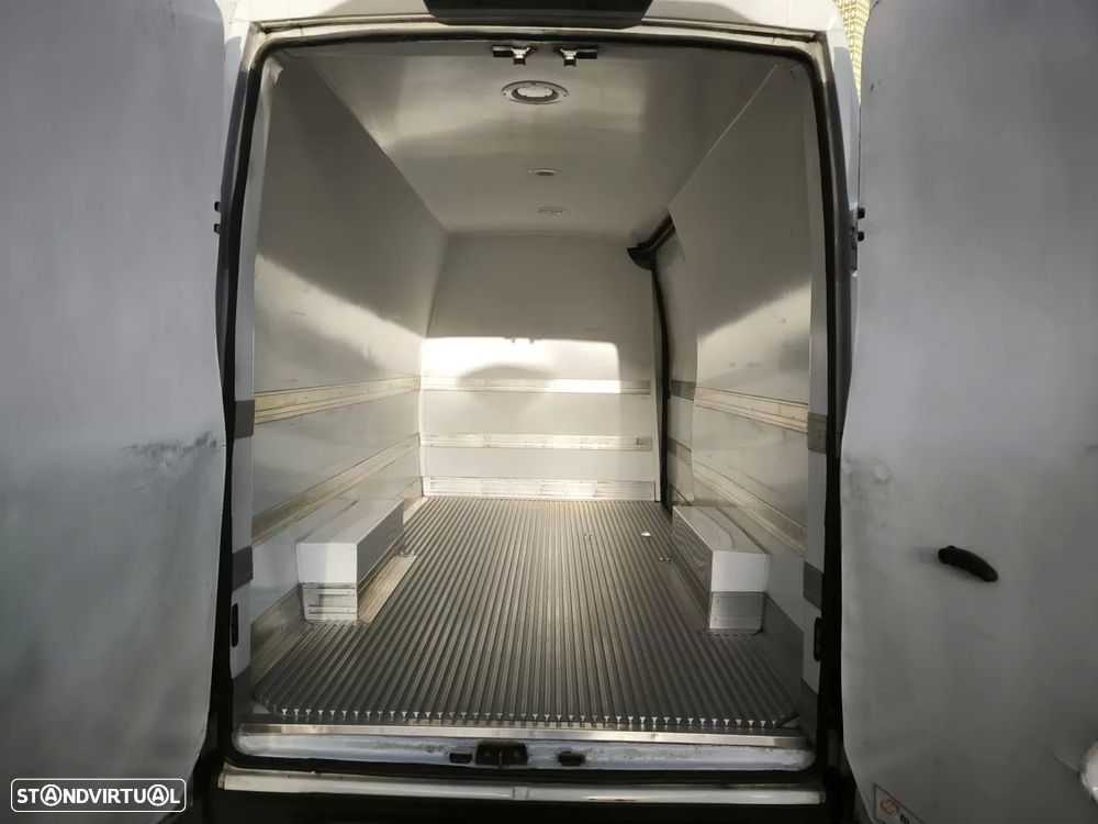 Iveco daily 2.3 35 s 140 isotérmica - 7
