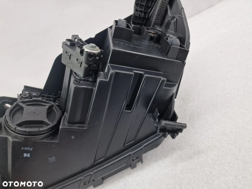 HYUNDAI IONIQ 16- PRAWA LAMPA PRZEDNIA PRZÓD FULL LED , NR 92102-G7 , NR AUKCJI LA525 - 16