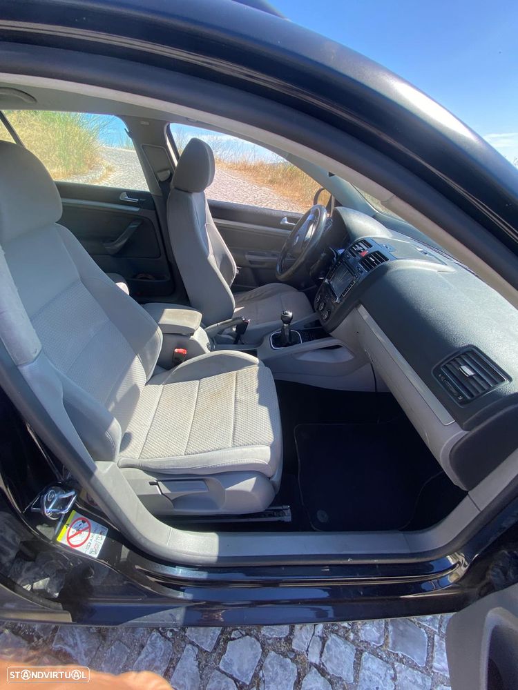 VW Golf Variant 2.0 TDi Confortline - 14