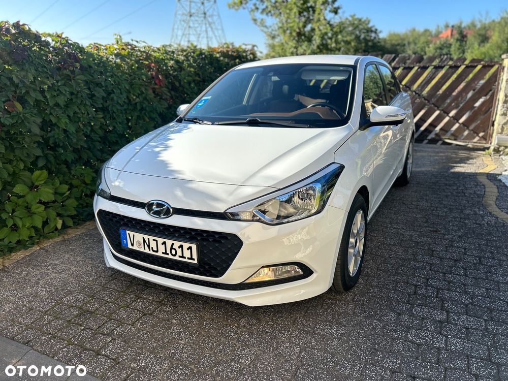 Hyundai i20 blue 1.2 Trend - 15