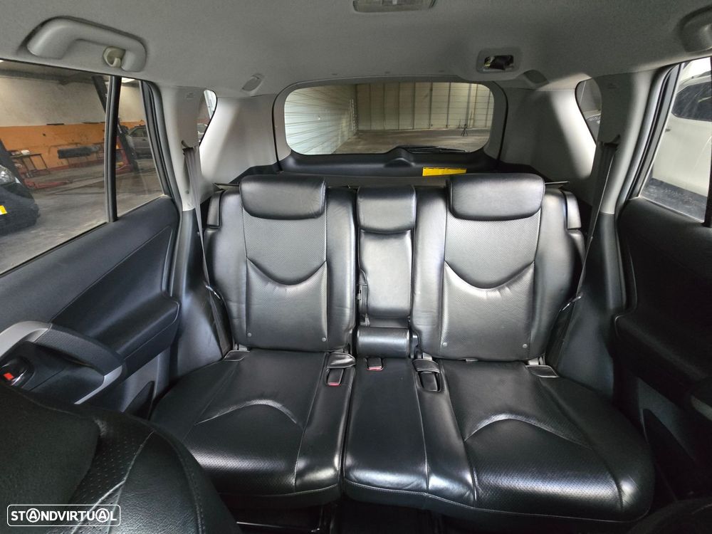Toyota RAV4 2.2 D-4D X - 24