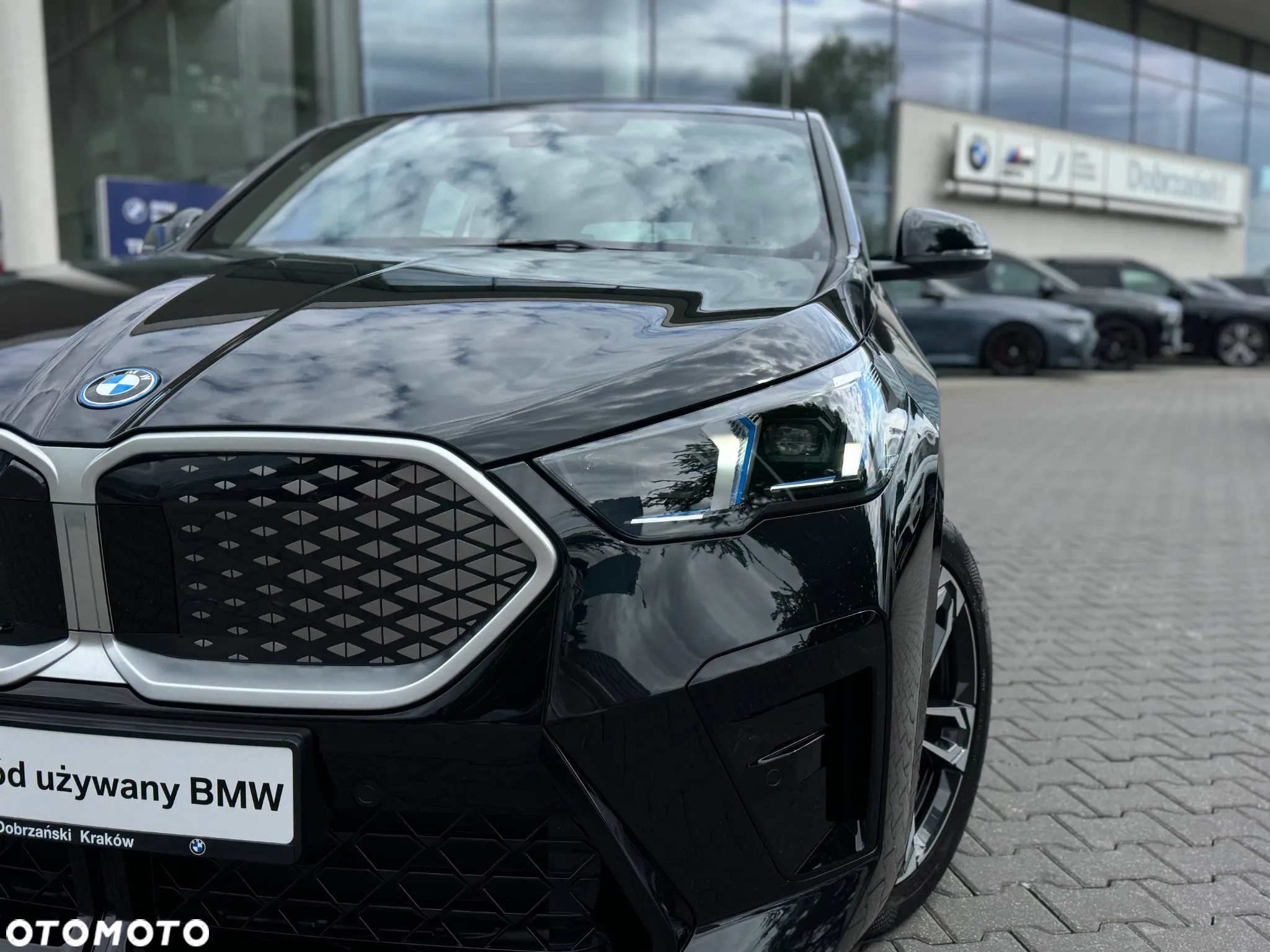 BMW iX2 eDrive20 66.5kWh M Sport - 27