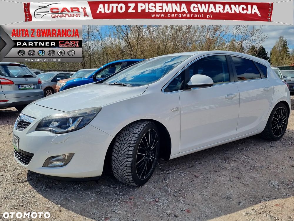 Opel Astra 1.6 Turbo White Edition - 1