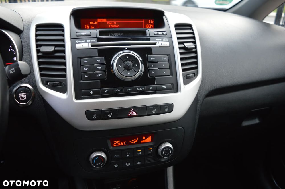 Kia Venga 1.4 CVVT Titanium Collection - 26