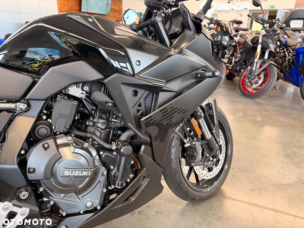 Suzuki GSX - 7