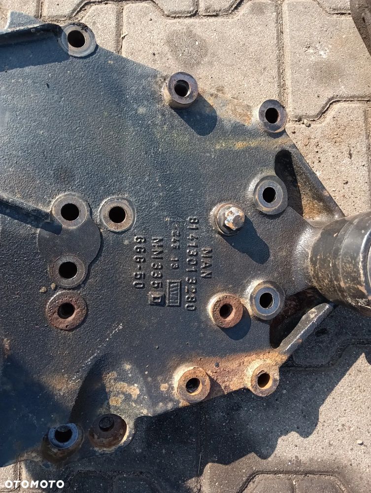 Zeliwo mocowanie 81413013280 81413013279 odlew man tga tgs 8x4 8x6 - 3