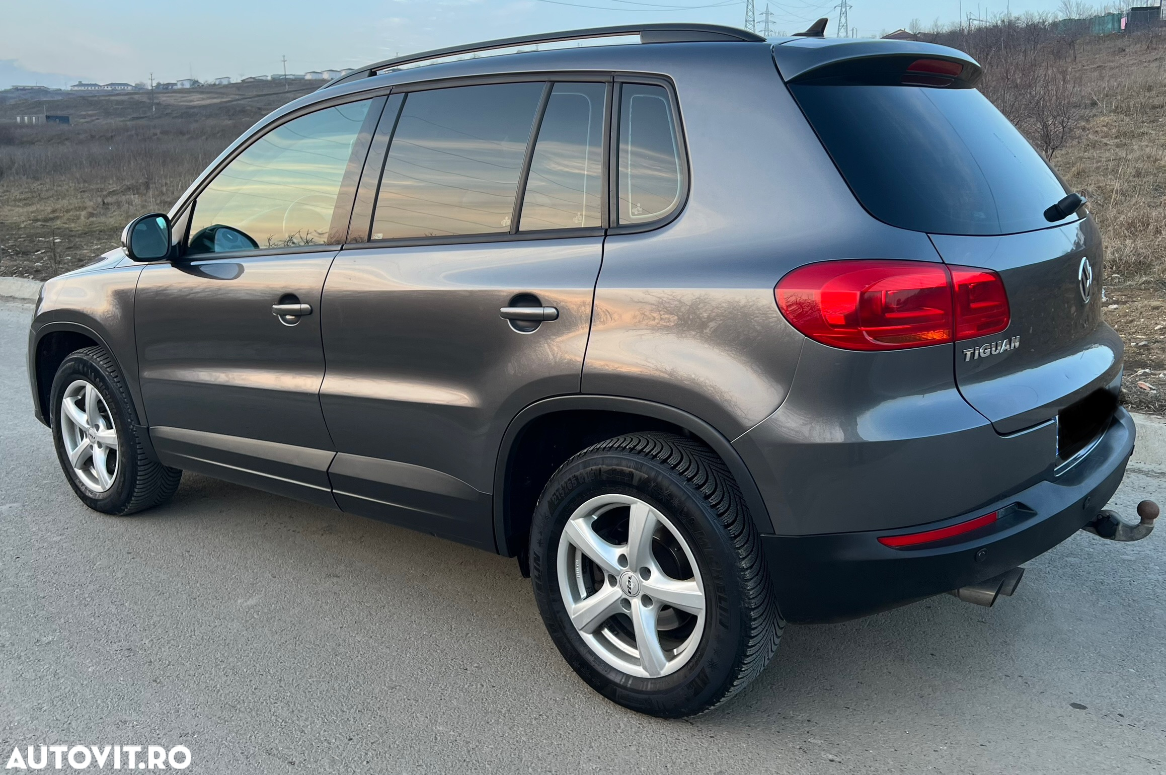Volkswagen Tiguan 2.0 TDI 4Motion DSG Sport & Style - 9
