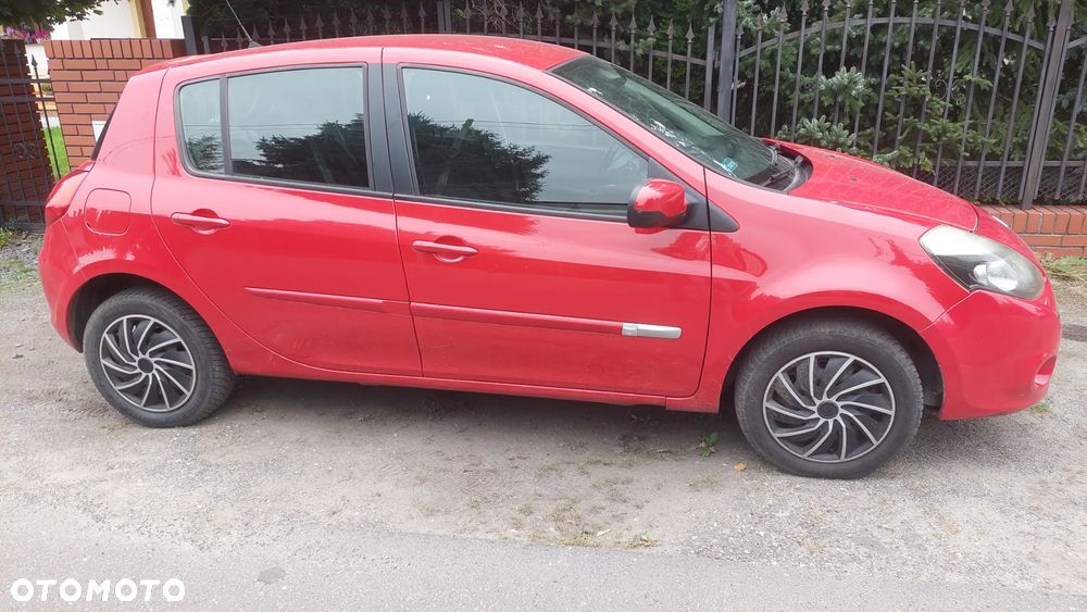 Renault Clio 1.2 16V Authentique - 21