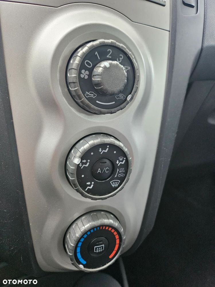 Toyota Yaris 1.3 Luna - 19