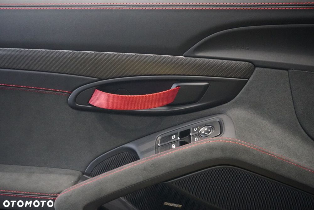 Porsche 718 Spyder - 21