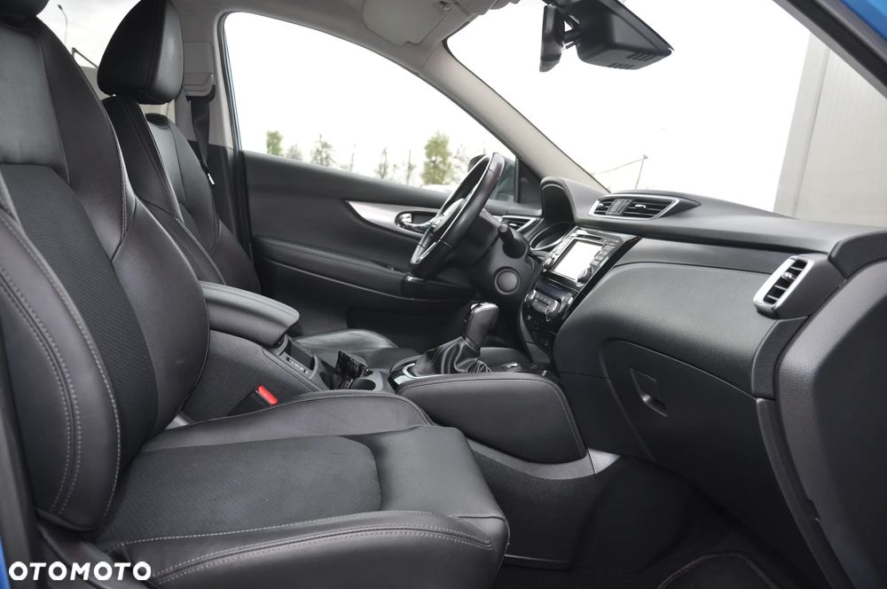 Nissan Qashqai 1.2 DIG-T Xtronic TEKNA+ - 32
