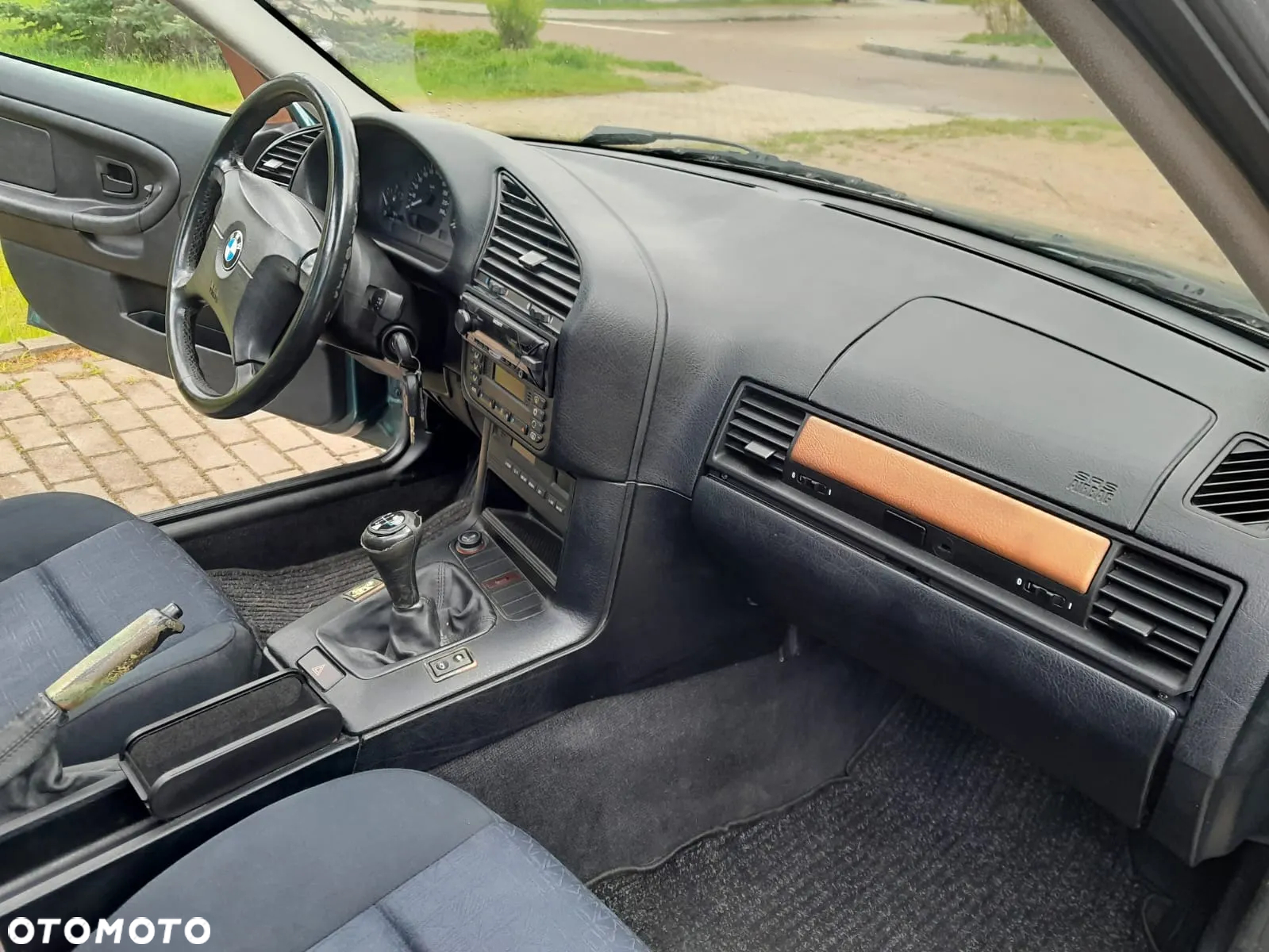 BMW Seria 3 316i - 13