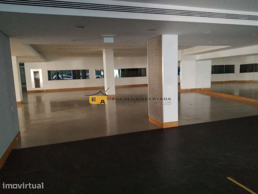 Loja em dois pisos com parking - Grande imagem: 4/8