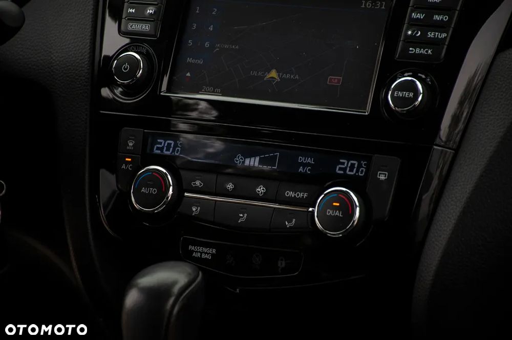 Nissan Qashqai 1.2 DIG-T Xtronic N-Connecta - 19