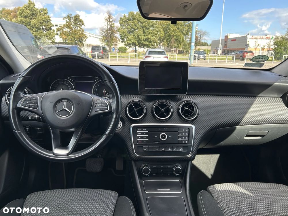 Mercedes-Benz GLA 200 7G-DCT Style - 13