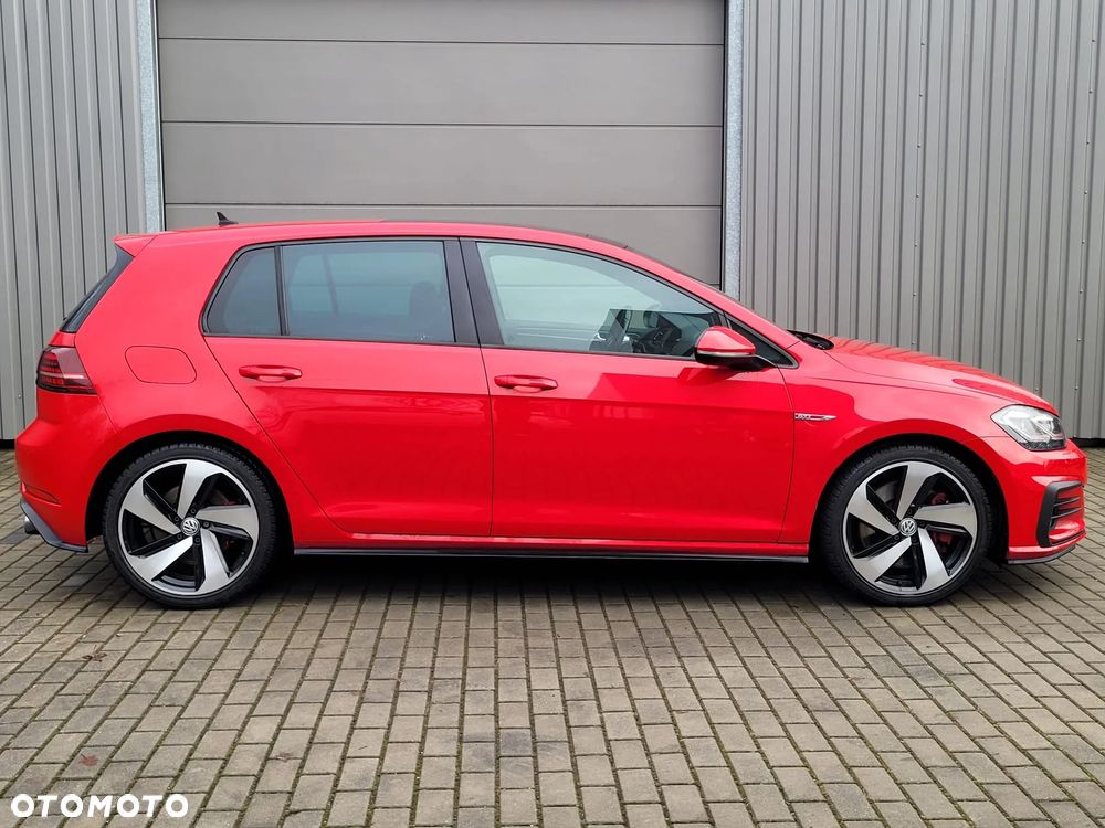 Volkswagen Golf - 5