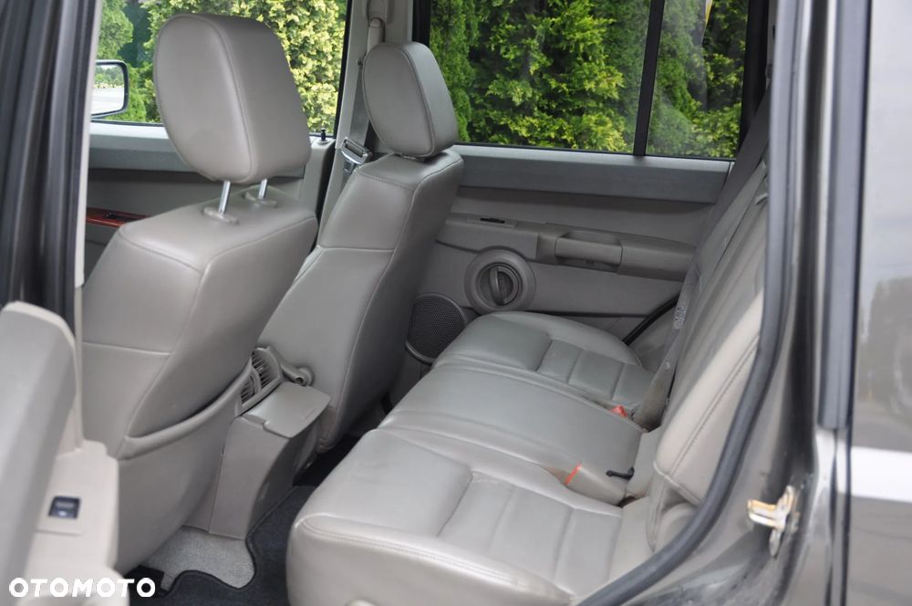 Jeep Commander 4.7 V8 - 24