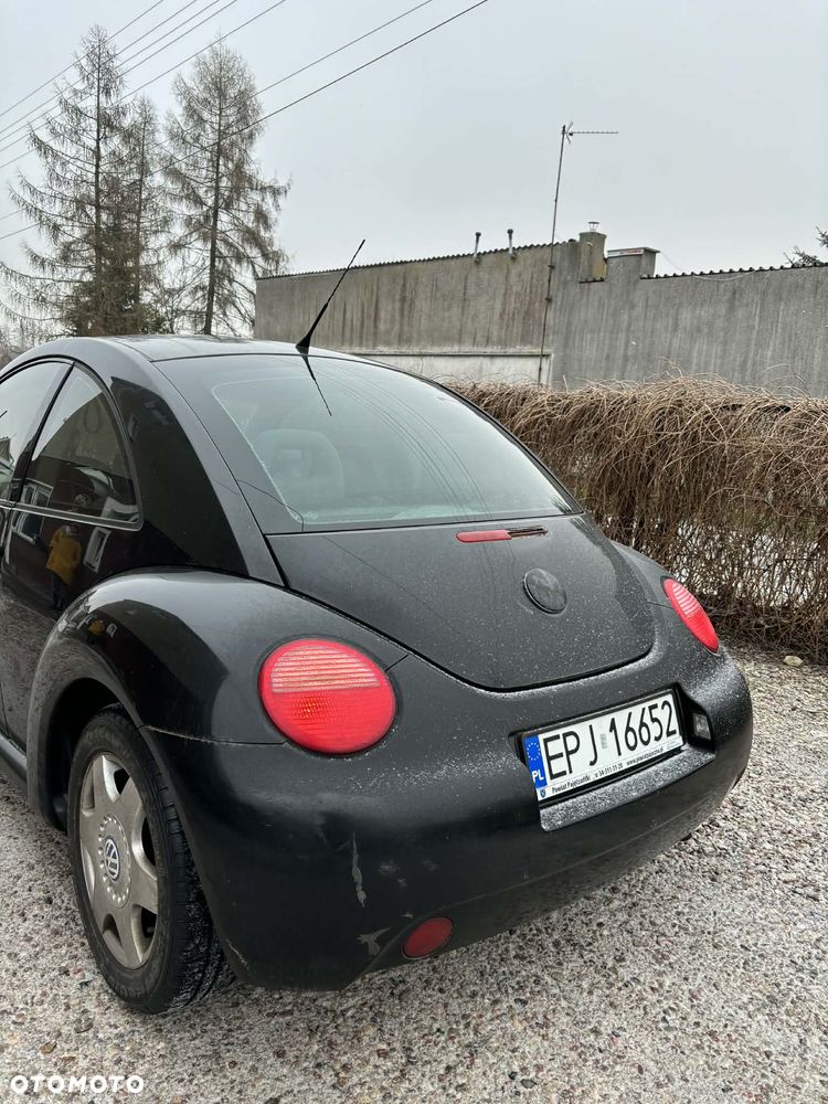 Volkswagen New Beetle - 4