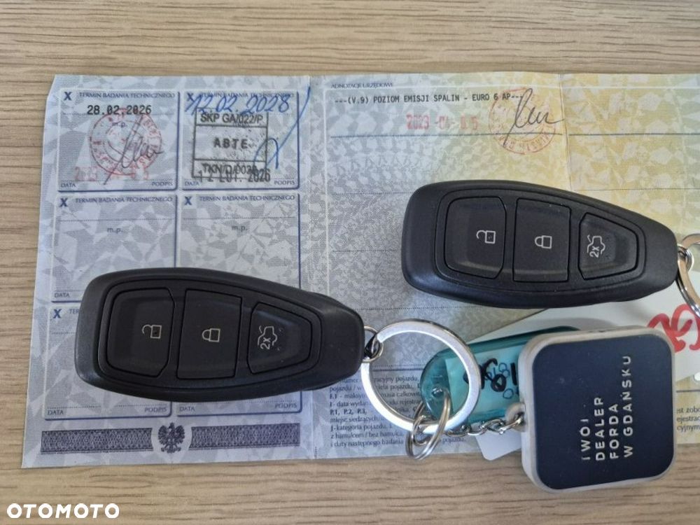 Ford Kuga - 31
