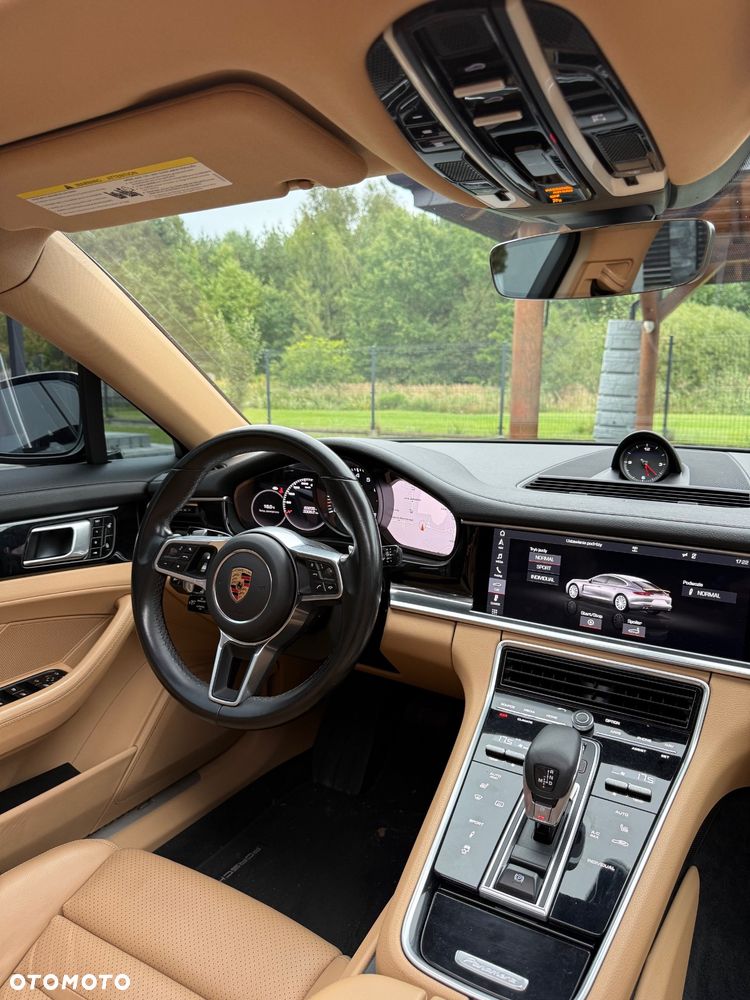 Porsche Panamera - 16