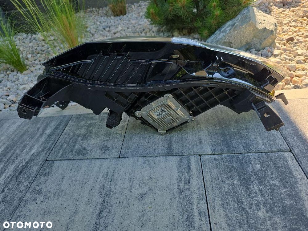 RENAULT CAPTUR 2 LIFT ASX Lampa prawa Kompletna Full Led 260107674R Chrom - 9
