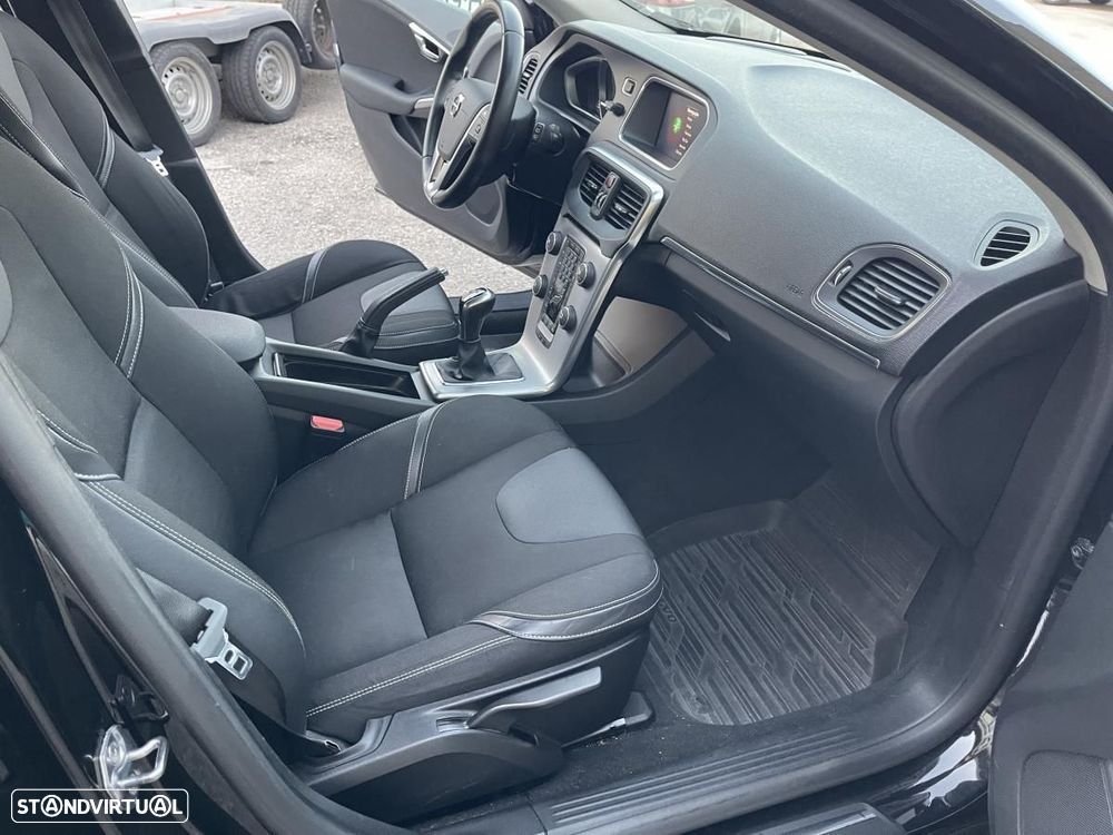 Volvo V40 2.0 D2 Momentum - 21
