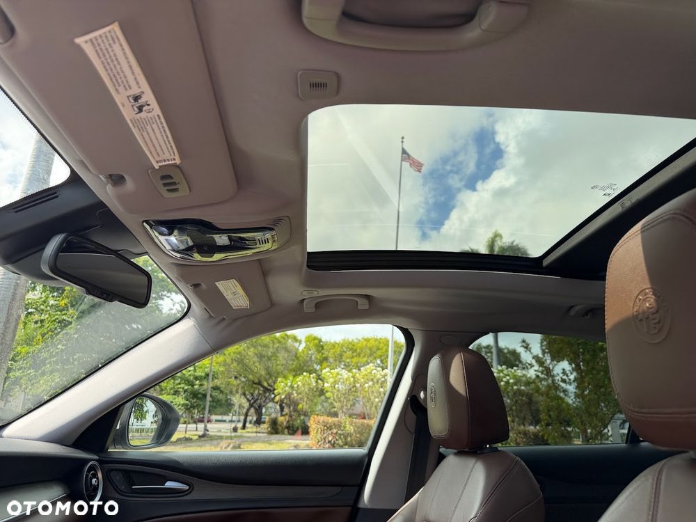 Alfa Romeo Stelvio 2.0 Turbo 16V AT8-Q4 Lusso Ti - 25