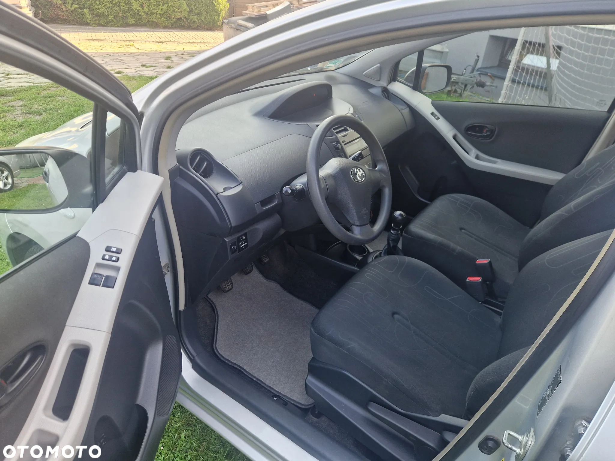 Toyota Yaris 1.33 Active - 5
