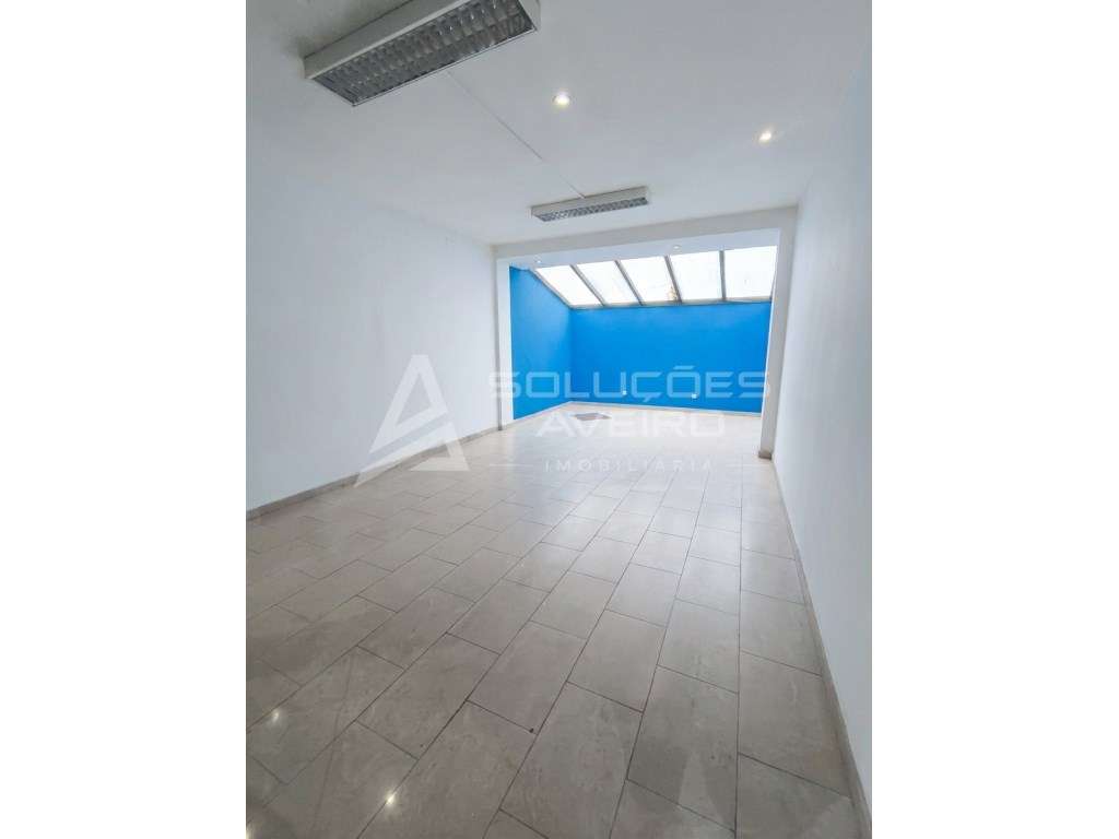 Loja Comercial no Centro da Cidade - 36m² - Grande imagem: 2/3