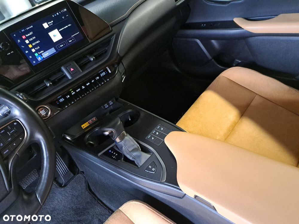 Lexus UX - 27