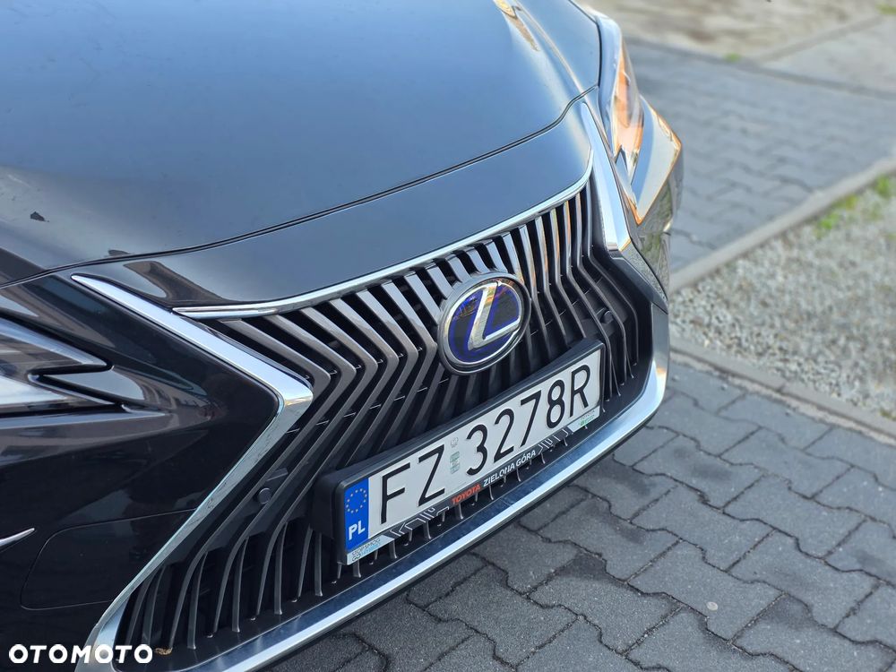 Lexus ES 300h Prestige - 12