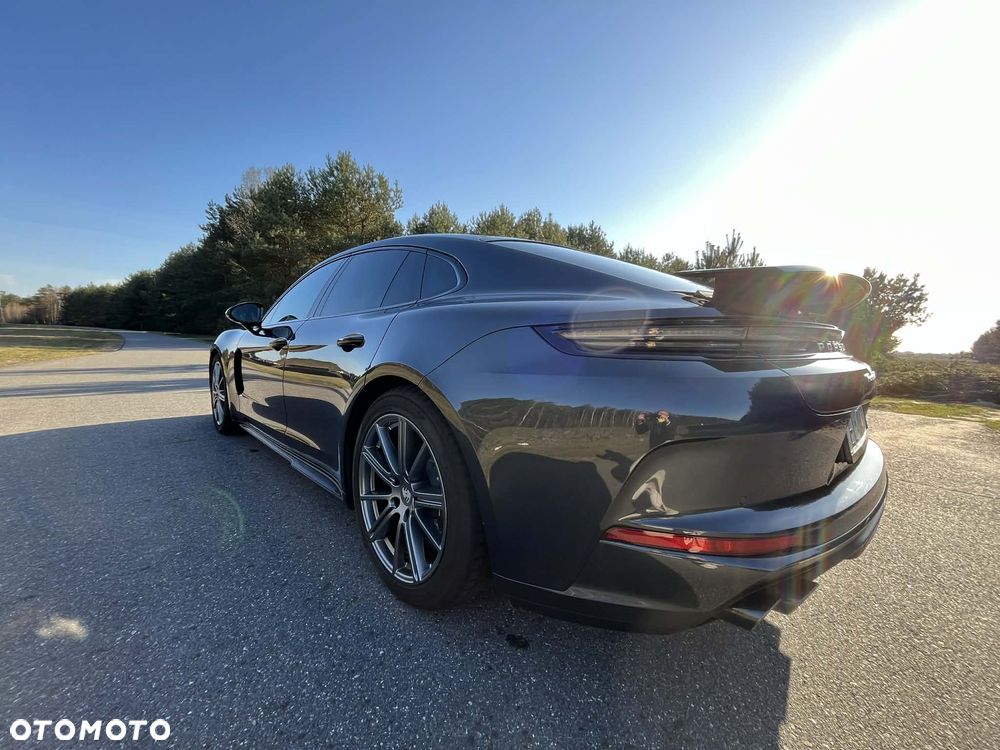 Porsche Panamera - 21