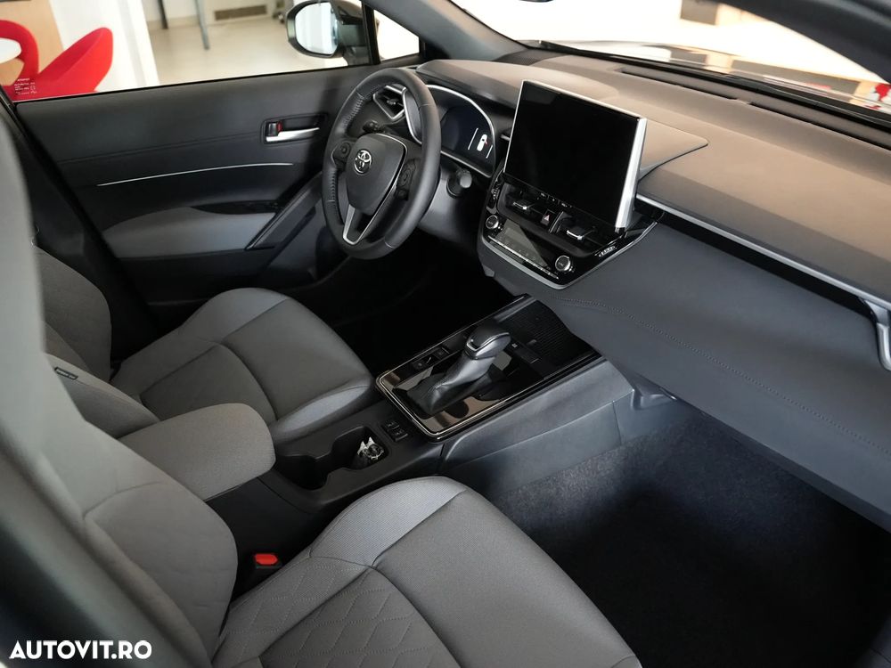 Toyota Corolla Cross - 12