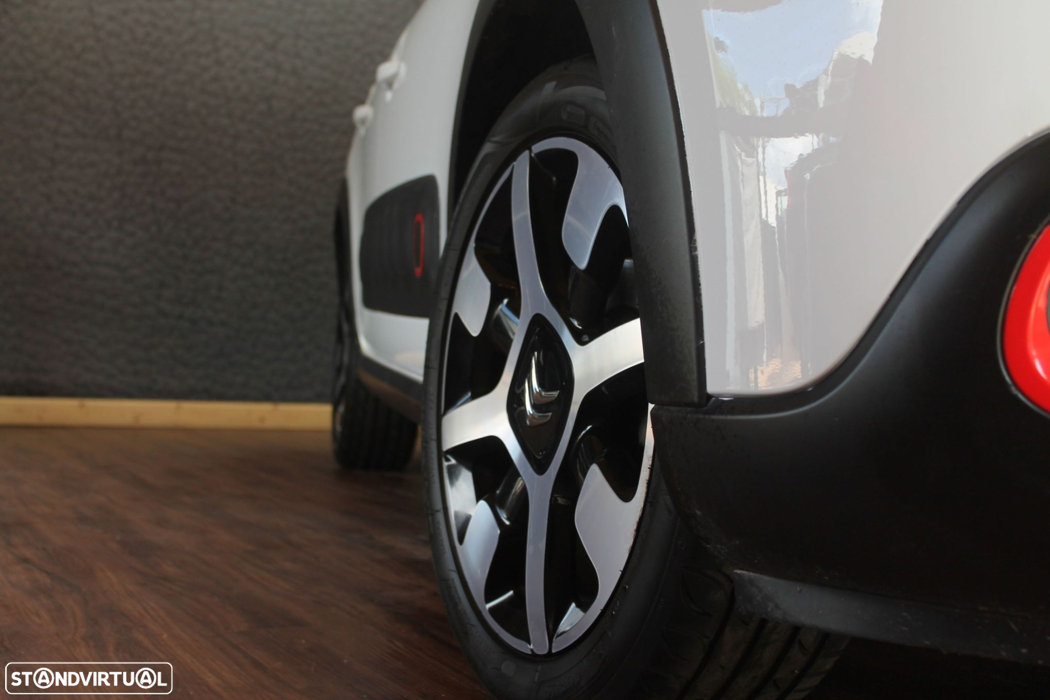 Citroën C3 1.2 PureTech Shine - 4